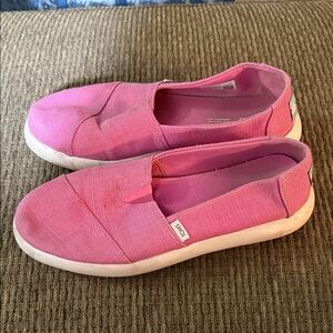 TOMS Women's Vibrant Pink Loafers